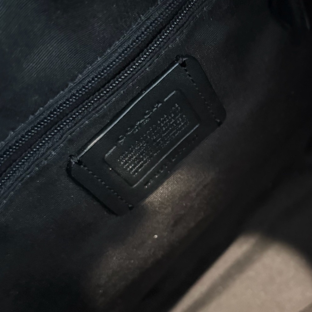 AUTHENTIC Coach Dampsey Drawstring Bucket Bag- Black Pebbled Leather - Picture 8 of 9